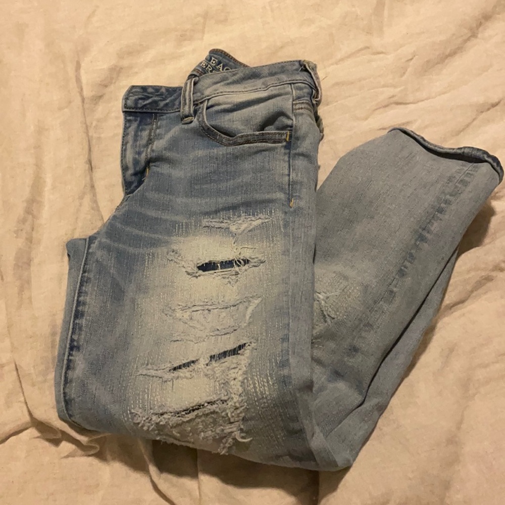 Distressed Boyfriend Cropped Jeans